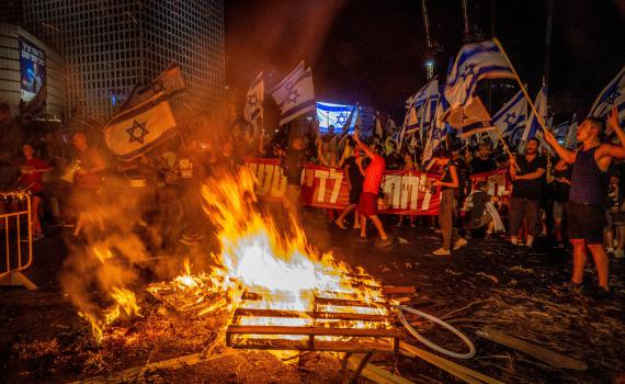 מחליא: מפגין ביצע מעשה מגונה בלוחמת מג"ב