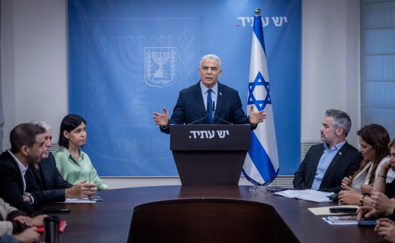 "לא לשבת איתם": לפיד הכריז על חרם פוליטי