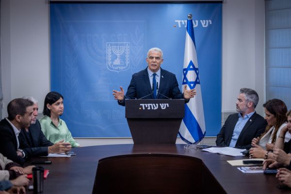 "לא לשבת איתם": לפיד הכריז על חרם פוליטי