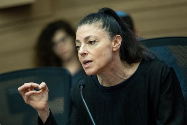 מיכאלי משתלחת בראש ישיבת ההסדר: "תומך טרור"