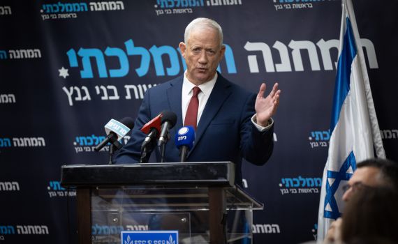 גנץ לסרוגים: "אני לא מגלגל אחריות לאף אחד"