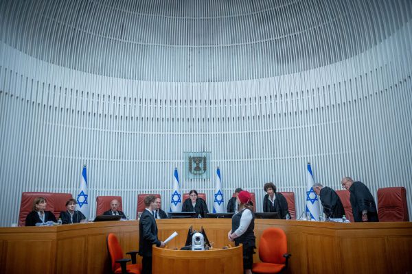 שופט בג"ץ לא יימנע מהדיון על צמצום עילת הסבירות
