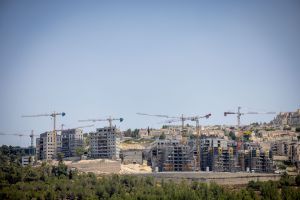 לקראת הורדת ריבית? נמשכת הירידה במחירי הדירות