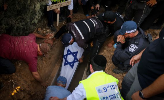 חן אמיר הובא למנוחות: "כולנו חייבים לך את חיינו"