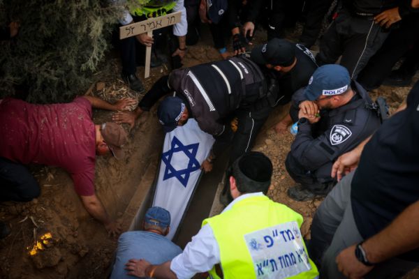 חן אמיר הובא למנוחות: "כולנו חייבים לך את חיינו"