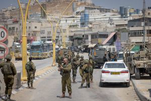 סכנה ממשית לחייו: צה"ל חילץ ישראלי מלב חברון