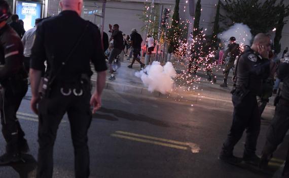 אחרי 5 ימים: נעצר חשוד בדקירת השוטר בהפגנה