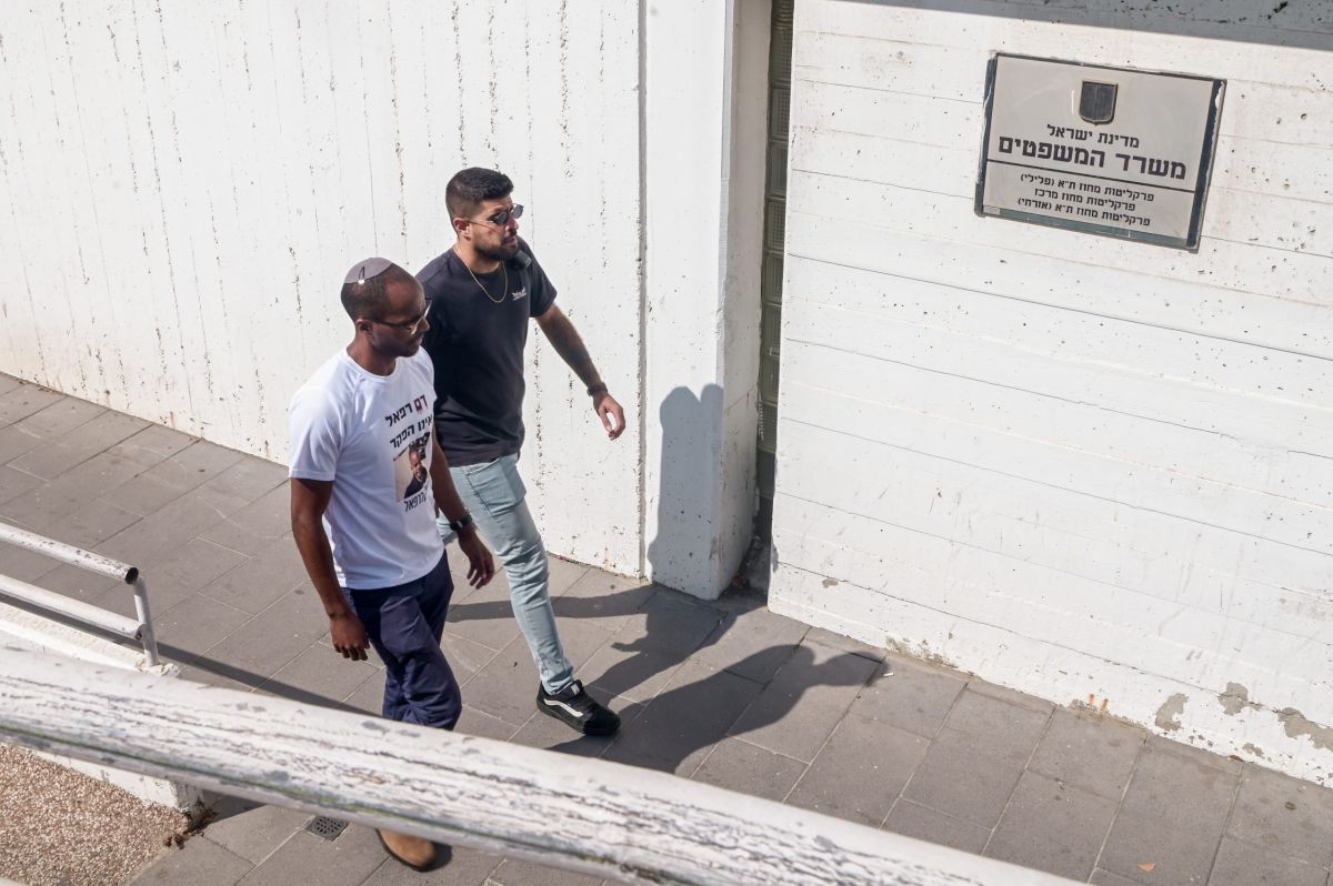 משפחת אדנה בביקורת: "האמת לא נר לרגליה"