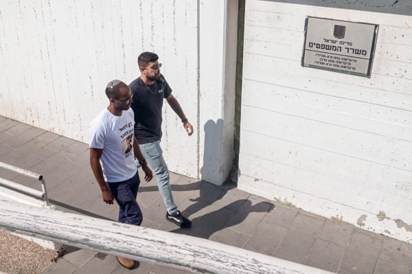 משפחת אדנה בביקורת: "האמת לא נר לרגליה"