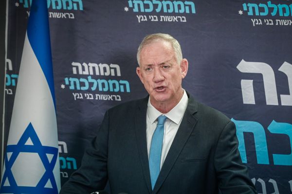 גנץ: "לא ימים לניגוח פוליטי, יש לנו מטרה אחת"