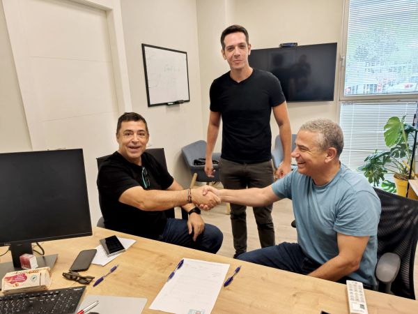 בן כספית חזר להגיש עם ינון מגל; אלו פרטי ההסכם