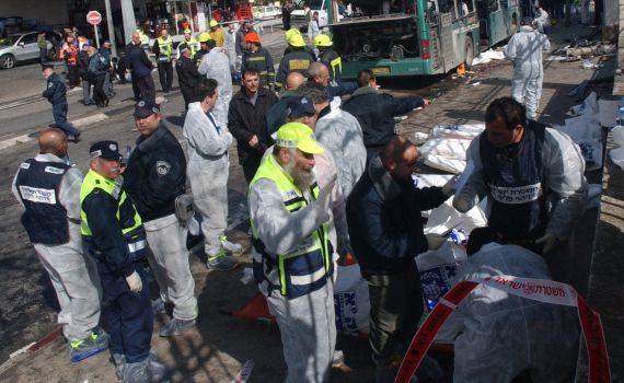 מחיר העסקה: "חיית הטרף מדבר עם אימו כשאימי מתה"
