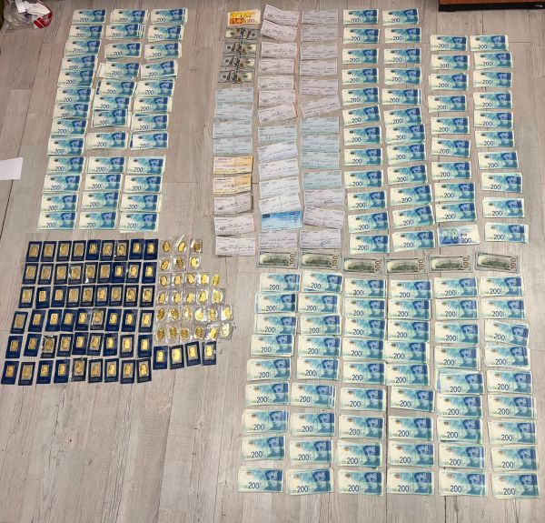 כנופיית עבריינים נעצרה עם מיליון ש״ח ואמצעי לחימה