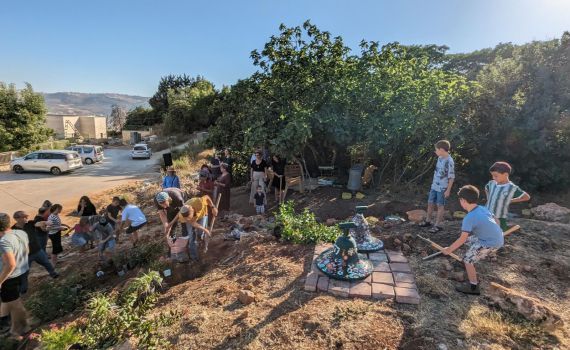 מרגש: נחנכה גינת משחקים לזכר הפעוטה שנהרגה. צפו