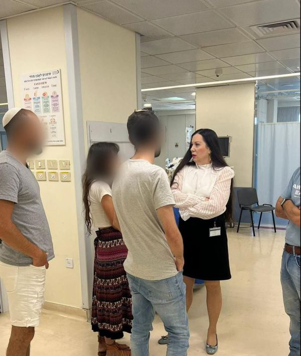 ח"כית ביקרה את המתיישב שנפצע: "תעודת עניות"