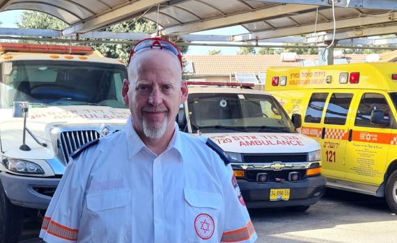 "כאוס וריח עשן": פרמדיק משחזר | 22 שנה לפיגוע בסבארו