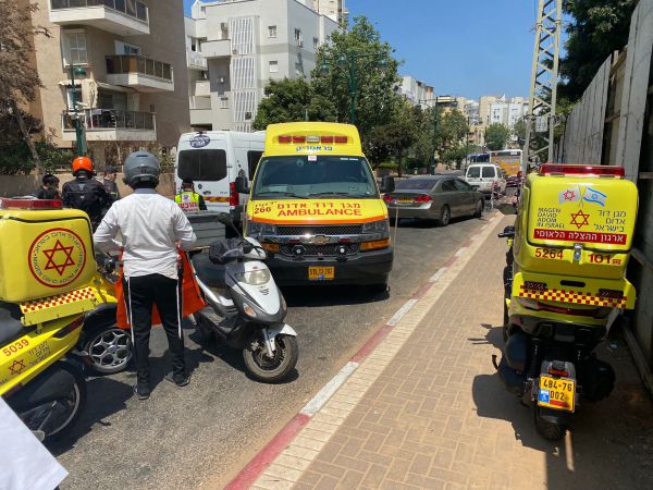 בתוך כשעה: שני פועלים נפצעו במהלך עבודתם