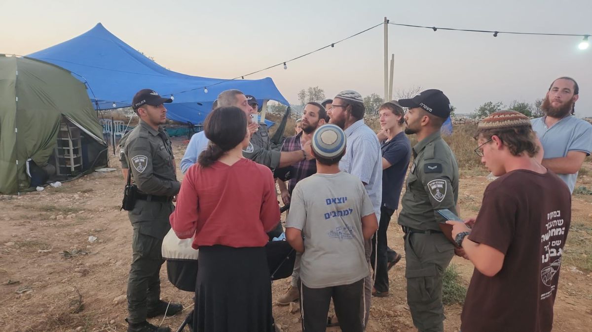 יומיים אחרי הפיגוע: כוננות הריסת בתים במאחז