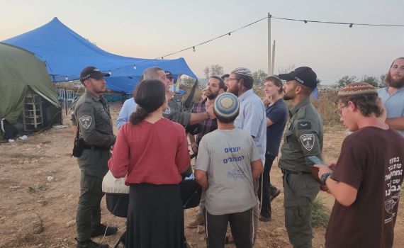 יומיים אחרי הפיגוע: כוננות הריסת בתים במאחז