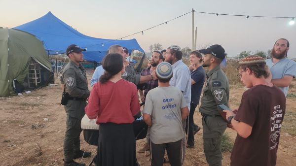 יומיים אחרי הפיגוע: כוננות הריסת בתים במאחז