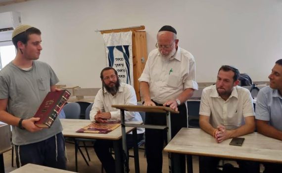 מרגש: הגמרא של יהודה דימנטמן עברה מישיבת חומש לישיבת אביתר