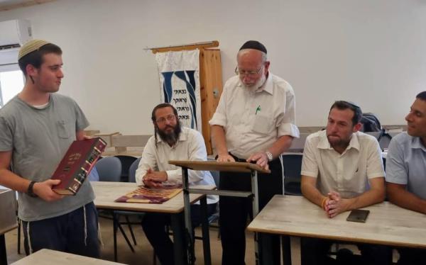 מרגש: הגמרא של יהודה דימנטמן עברה מישיבת חומש לישיבת אביתר