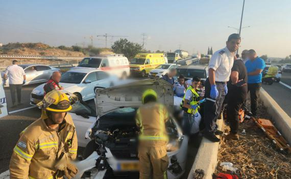 אישה נפצעה באורח אנוש בתאונת דרכים בכביש 6