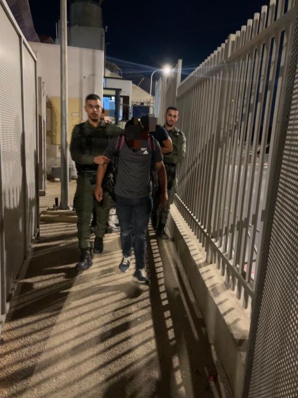 עם סכין מטבח: 3 פלסטינים נעצרו בגדר המערכת
