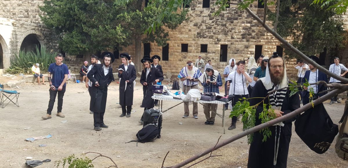 18 שנה אחרי הגירוש: תפילת שחרית בישוב שאנור