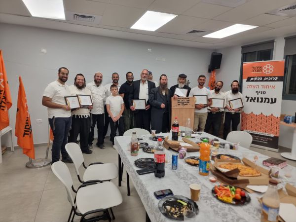 מרגש: הילד שטבע פגש את החובשים שהצילו אותו