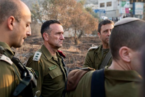 המצוד אחרי המחבל: הרמטכ"ל הגיע לחווארה