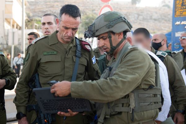 ערך תחקיר: הרמטכ"ל הגיע לזירת הפיגוע.  צפו