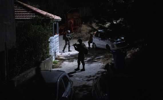 מבצע מעצרים: צה"ל עצר 16 מבוקשים בפעילות לילית