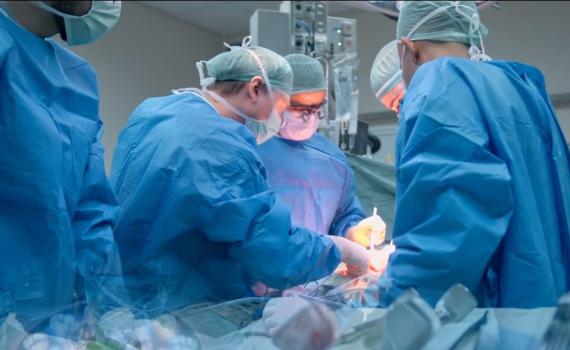 החלטות של חיים ומוות: הצצה לחייהם של המנתחים בישראל