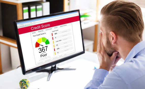 מכה לביידן: פיץ' הורידה את דירוג האשראי של ארה"ב