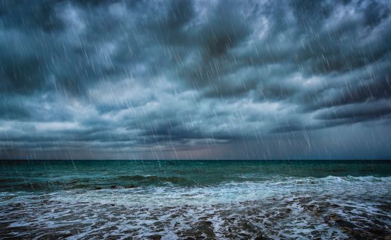 הסוף לבצורת: המפעל המיוחד שהופך חול לענני גשם