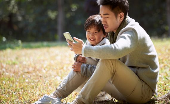 הילדים כל היום במסכים? בסין מגבילים את זמן המסך
