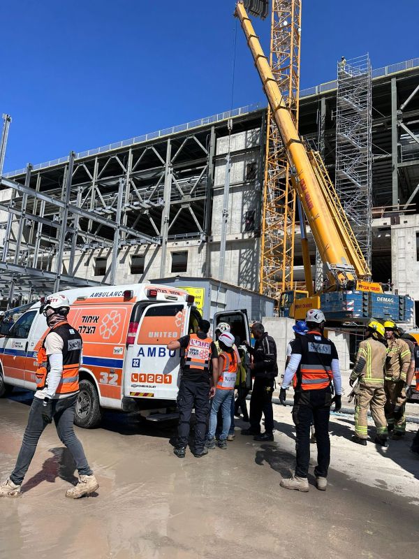 בשעה אחת: ארבעה פועלים נפצעו בתאונות עבודה
