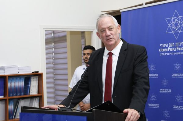 סקר מנדטים: גנץ מתחזק, סמוטריץ' שוב לא עובר