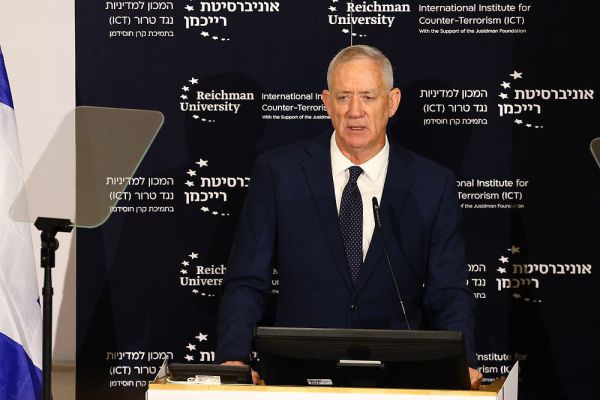גנץ: "יהיה פתרון שישמור על הדמוקרטיה? אני שם"