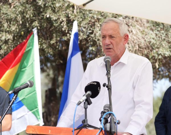 גם גנץ נשבר: מגנה את האלימות בתל אביב