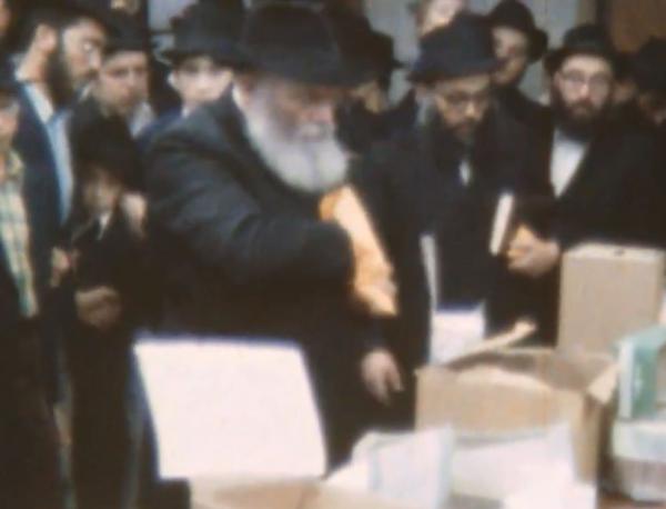 תיעוד נדיר: ערב יום כיפור של הרבי מלובביץ'