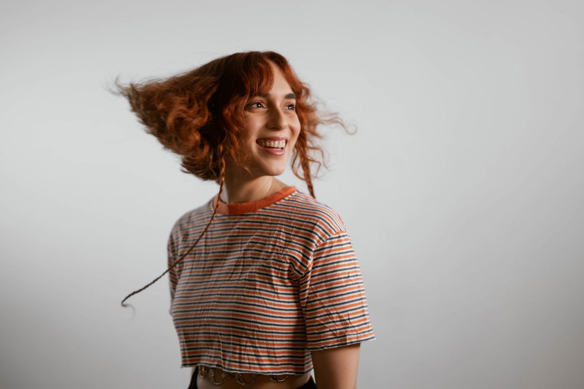 "היינו ילדים כאלה": עטרה אוריה בשיר חדש