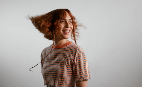 "היינו ילדים כאלה": עטרה אוריה בשיר חדש