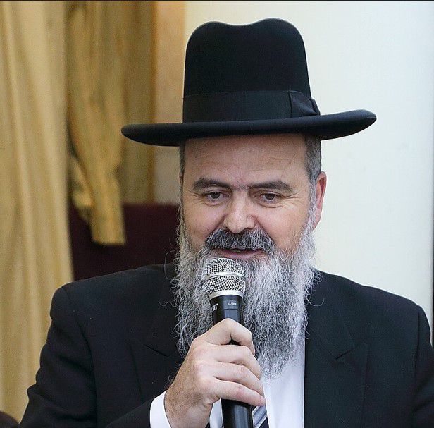 החתן של הרב עובדיה יוסף מטיל פצצה: אין הלכה כזאת