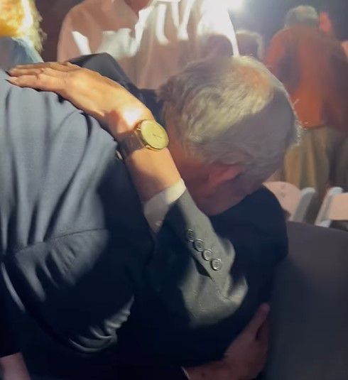 מרגש: בני גנץ פגש את הרב שהניח לו תפילין. צפו