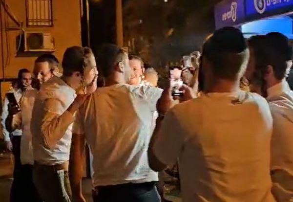 צפו | אחרי הגמר: כך יענקי גולדהבר התקבל בביתו