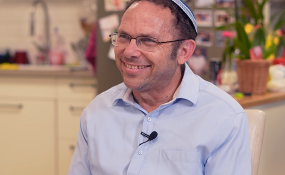 ישראל זעירא: "תפיצו תורה, תפסיקו להתנצל"