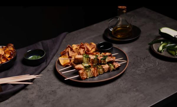 על האש? תגידו שלום לשיפודי הסלמון | מתכון