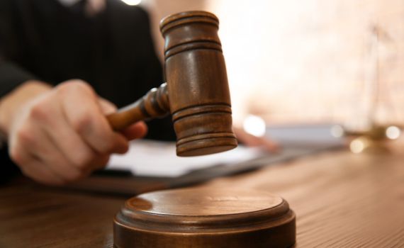 "צדק אנושי": מאחורי הקלעים של בתי המשפט